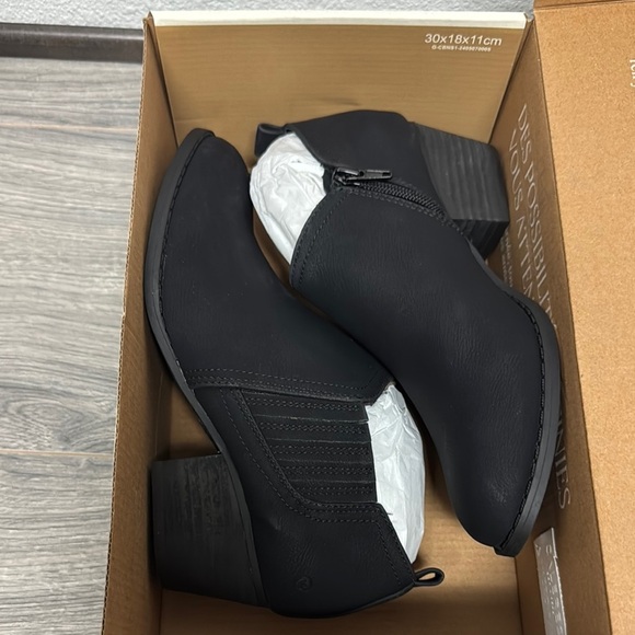 LIFESTRIDE Babe Shootie - Picture 2 of 8